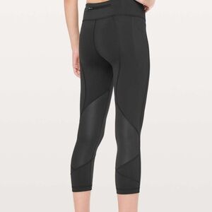 Lululemon Pace Rival Crop *Full-On Luxtreme 22"
Black